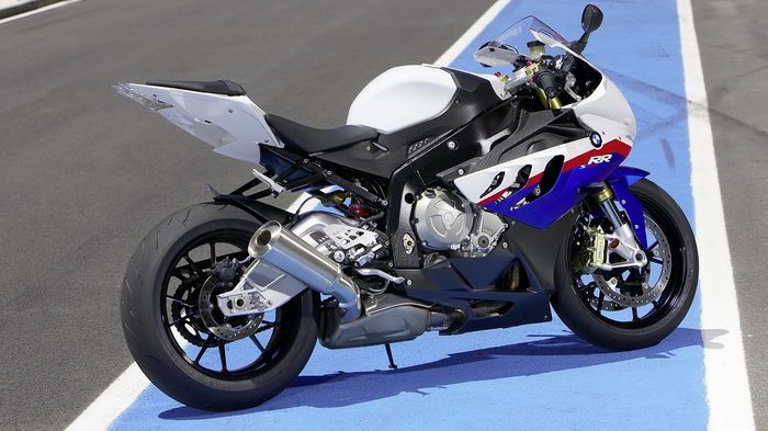 Η BMW Παναγιωτόπουλος θα συμμετάσχει στο ΠΠΤΜ 2014 με την S 1000 RR, και με αναβάτες τους Κοντομάρο και Γερακίτη.